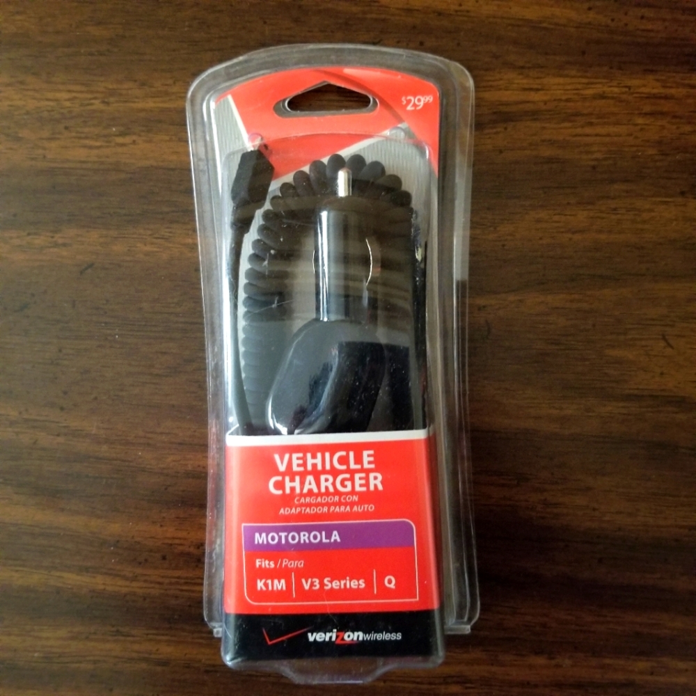 New Verizon Motorola Cell Phone Car Charger Cell Y2k VTG